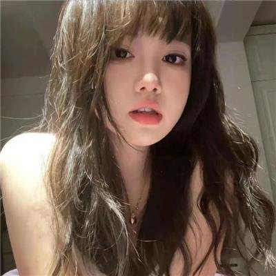 地板下的小矮人